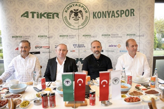 Atiker Konyaspor’da moral ve motivasyon yemeği