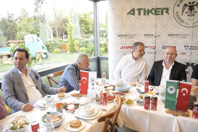 Atiker Konyaspor’da moral ve motivasyon yemeği