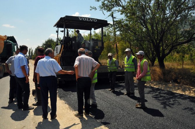 Akşehir’de asfaltlama seferberliği