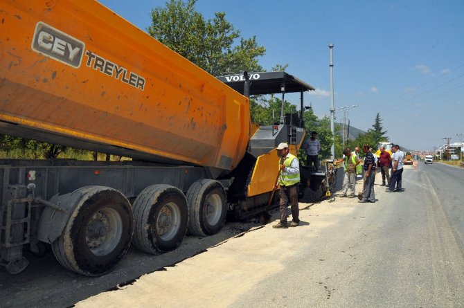 Akşehir’de asfaltlama seferberliği