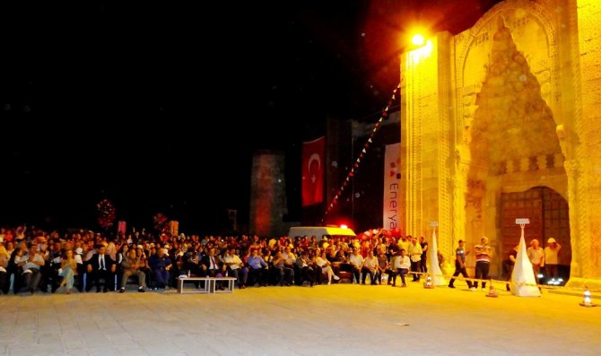 Aksaray’ın Sultanhanı ilçesinde doğalgaz kullanıma sunuldu