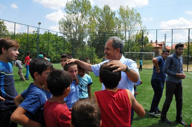 Akşehir Belediyesinden Çakıllar Mahallesine düğün salonu