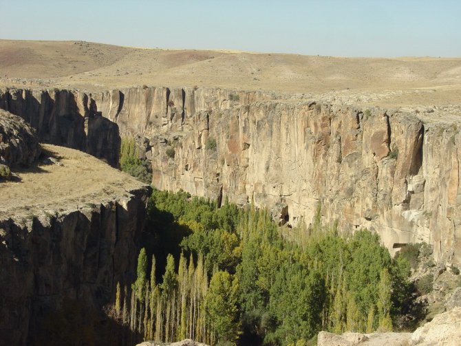 Aksaray’da 392 merdivenle inilen Ihlara Vadisi ziyaretçilerini büyülüyor