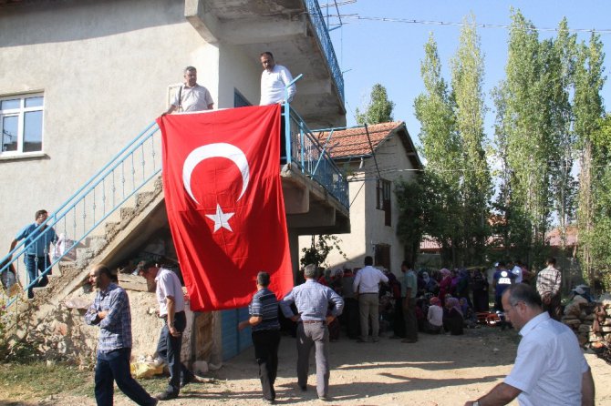 Konyalı şehidin baba ocağına ateş düştü