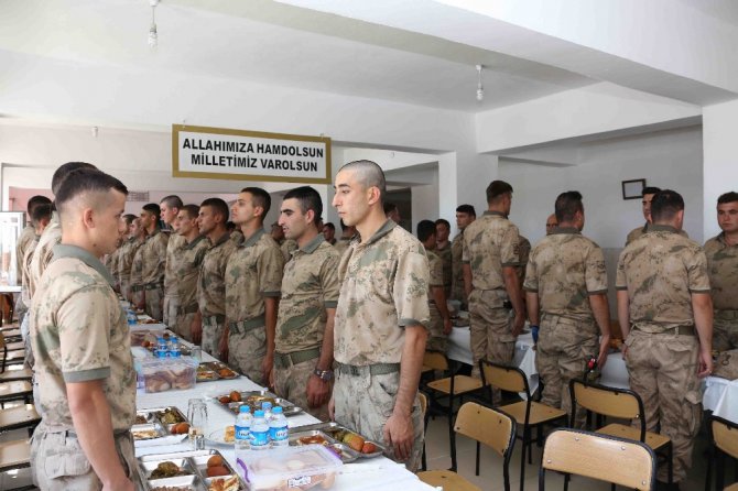 Konya’dan Tunceli’deki askerlere ‘anne yemeği’