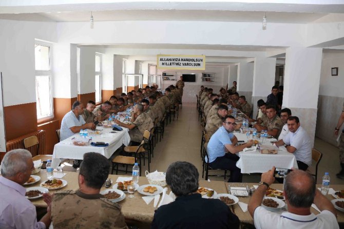 Konya’dan Tunceli’deki askerlere ‘anne yemeği’