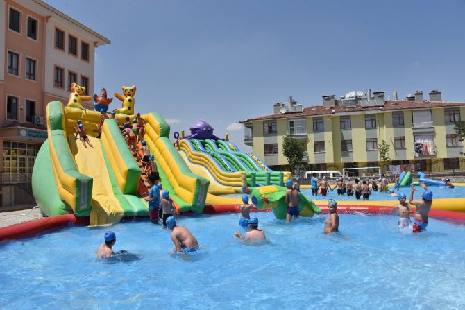 Konya’da bu yaz 52 bin çocuk yüzme öğrendi