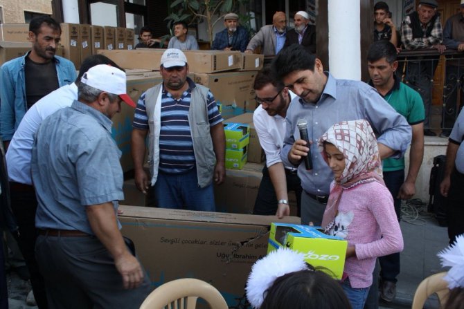 Derbent’li çocuklar bisikletlerini aldı