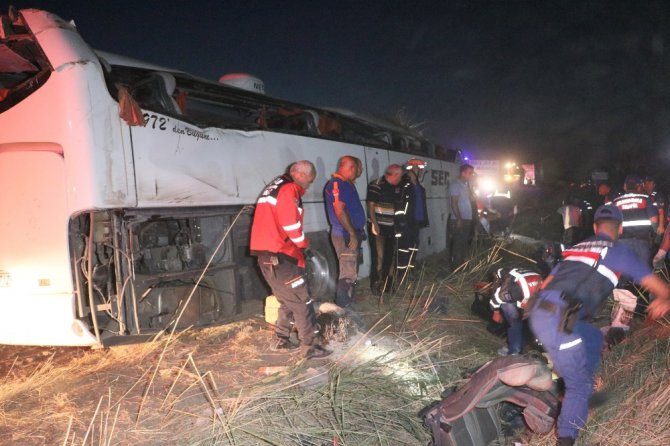 Aksaray’da otobüs şarampole devrildi: 6 ölü, 44 yaralı