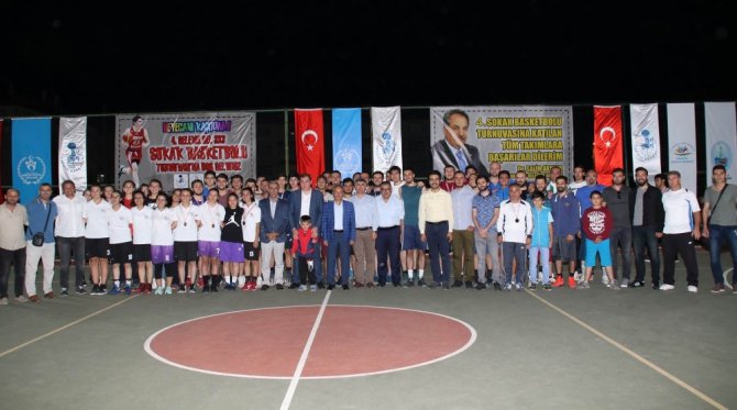 Akşehir’de sokak basketbolu turnuvası sona erdi