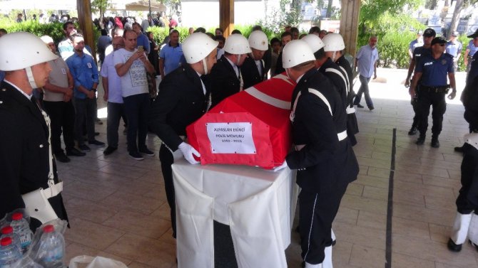 Kalp krizi sonucu hayatını kaybeden polis memleketi Aksaray’da toprağa verildi