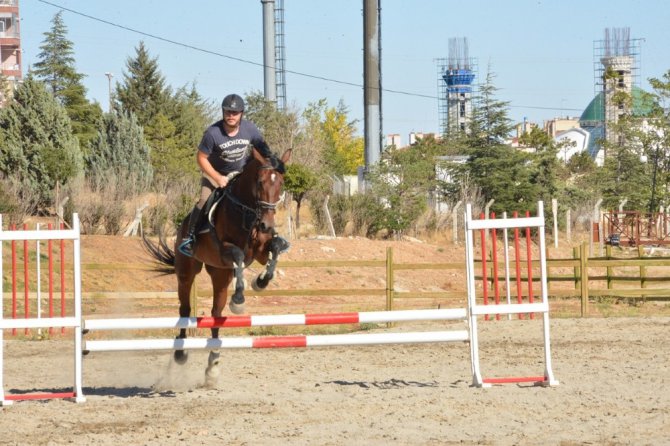 Selçuk Üniversitesinde Binicilik Sosyal Tesisleri tanıtıldı