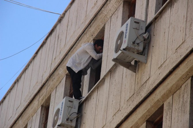 Alttan dersi kalan üniversite öğrencisinden intihar girişimi