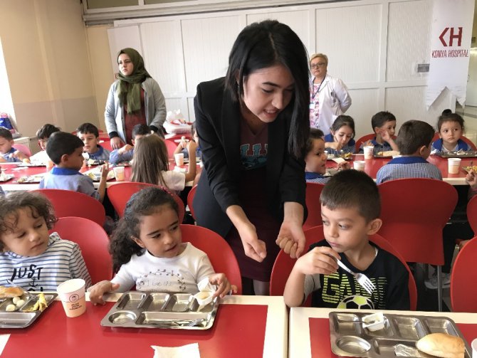 Öğrencilere beslenmenin önemi kahvaltıyla anlatıldı