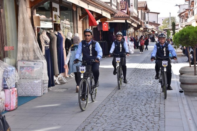 Konya’da bisikletli zabıtalar görevde