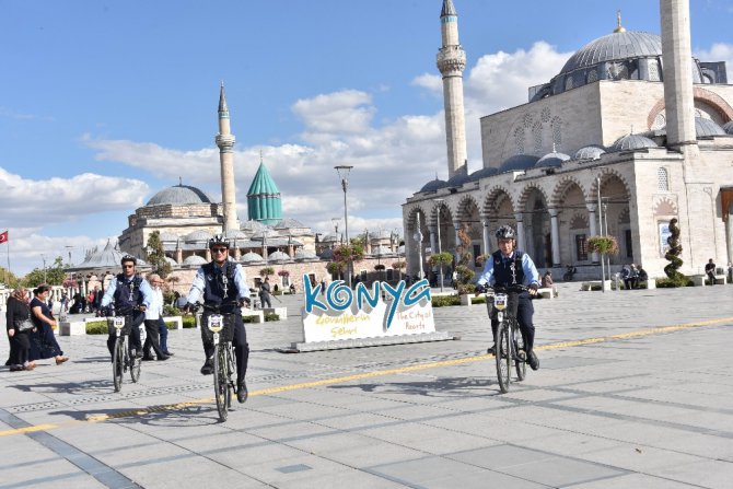 Konya’da bisikletli zabıtalar görevde