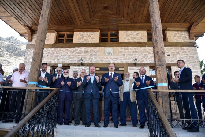 Restorasyonu tamamlanan Sille Subaşı Cami ibadete açıldı