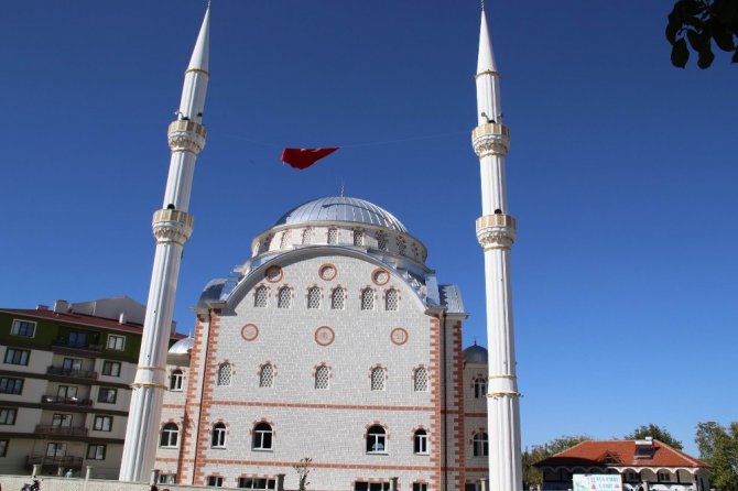 Akşehir Yunus Emre Cami ibadete açıldı