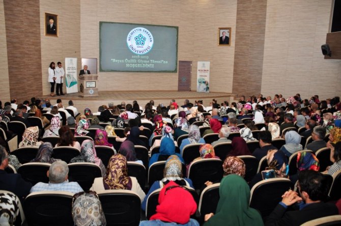 NEÜ ve ASÜ Tıp öğrencileri beyaz önlüklerini giydi