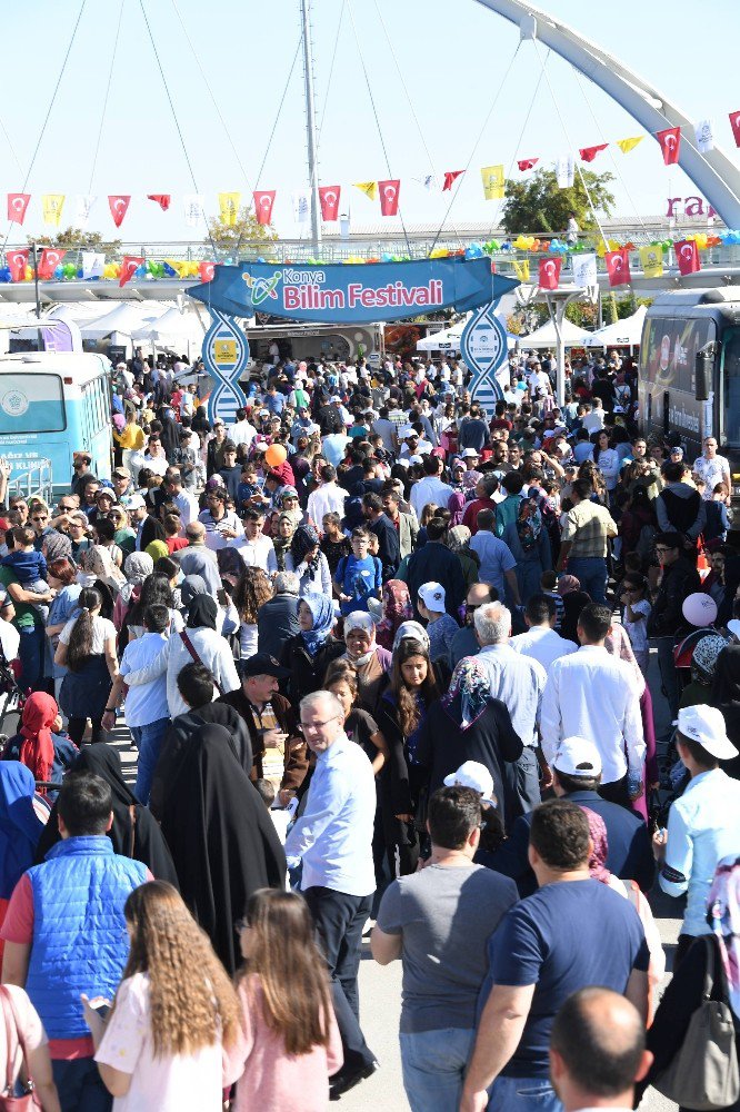 Bilim Festivali 100 binden fazla bilim meraklısını ağırladı