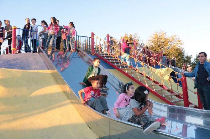 Beyşehir Belediyesinden yeni konseptli çocuk parkı