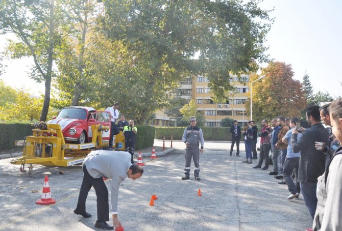 MEDAŞ’tan simülasyonlu emniyet kemeri eğitimi