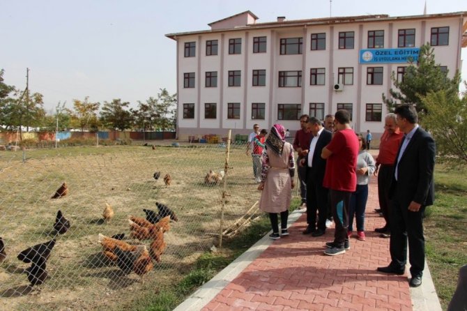 Başkan Tutal, özel öğrencilerle bir araya geldi