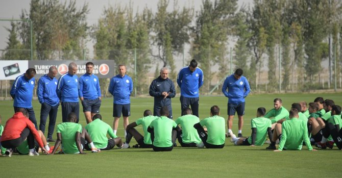 Atiker Konyaspor’da Çaykur Rizespor maçı hazırlıkları sürüyor