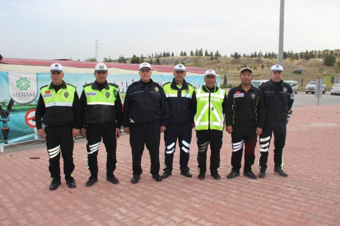 Polisten sürücülere “Yaşam için kısa bir mola” çadırı