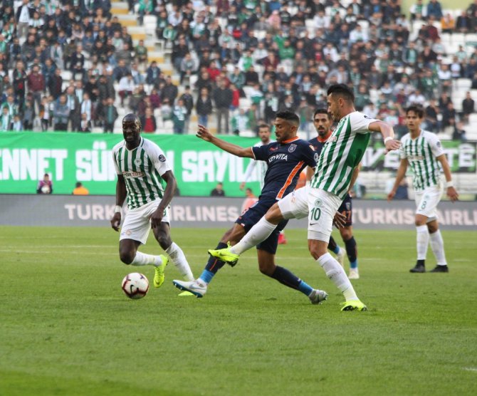 Spor Toto Süper Lig: Atiker Konyaspor: 0 - Medipol Başakşehir: 0 (İlk yarı)