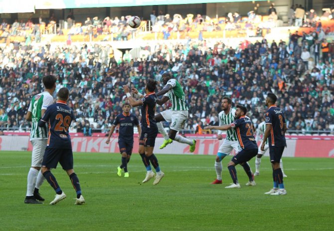 Spor Toto Süper Lig: Atiker Konyaspor: 0 - Medipol Başakşehir: 0 (İlk yarı)