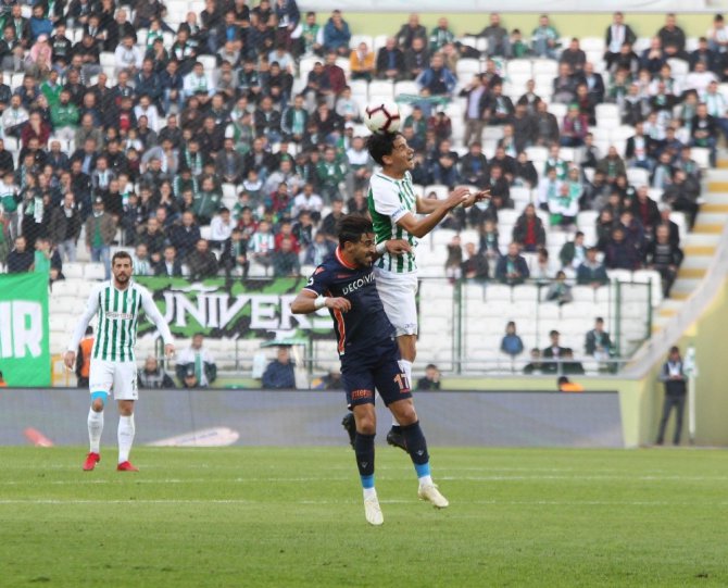 Spor Toto Süper Lig: Atiker Konyaspor: 0 - Medipol Başakşehir: 0 (İlk yarı)