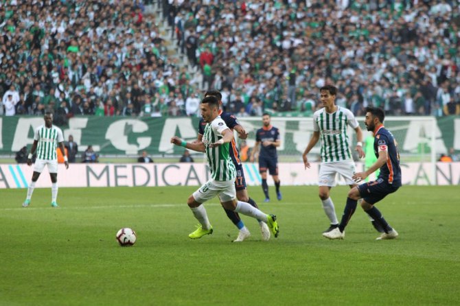 Spor Toto Süper Lig: Atiker Konyaspor: 0 - Medipol Başakşehir: 0 (İlk yarı)