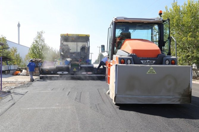 Ereğli Belediyesi OSB’de asfalt çalışmalarına devam ediyor