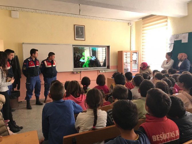 Kulu’da jandarmadan öğrencilere trafik eğitimi