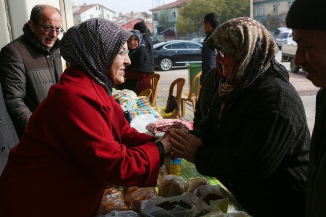 Kadın başkan destek verdi, üretici kadınlar pazara indi