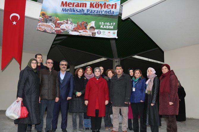 Kadın başkan destek verdi, üretici kadınlar pazara indi