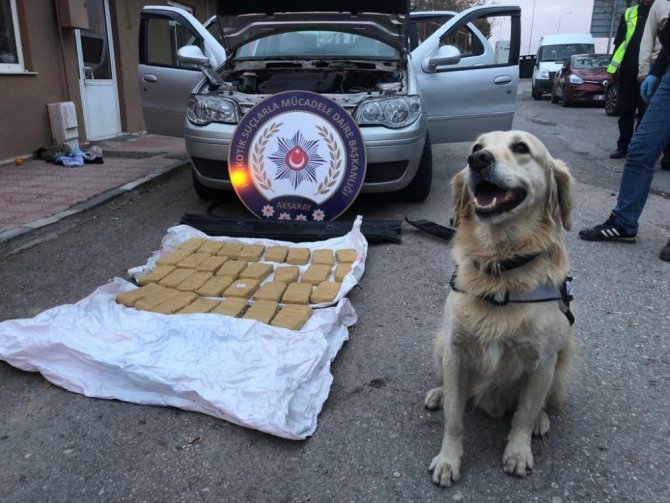 Karı koca çocuklarıyla birlikte eroin sevkıyatında yakalandı