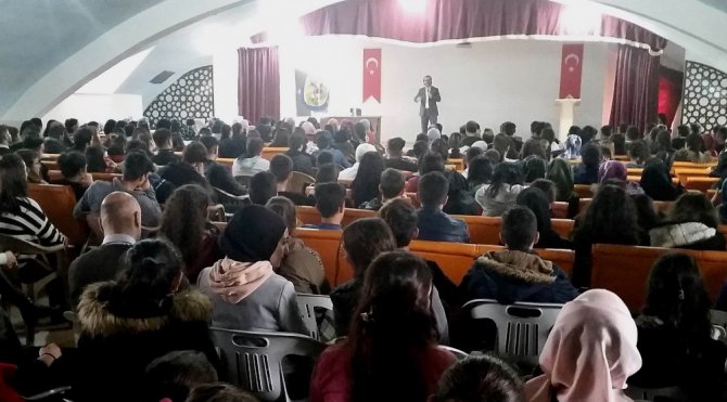 Kulu’da “Bilinçli aile, duyarlı gençlik" konulu konferans