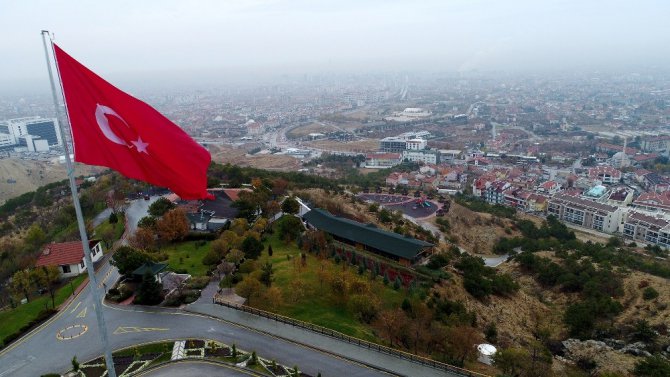 Büyükşehir’den Akyokuş’a dev Türk bayrağı