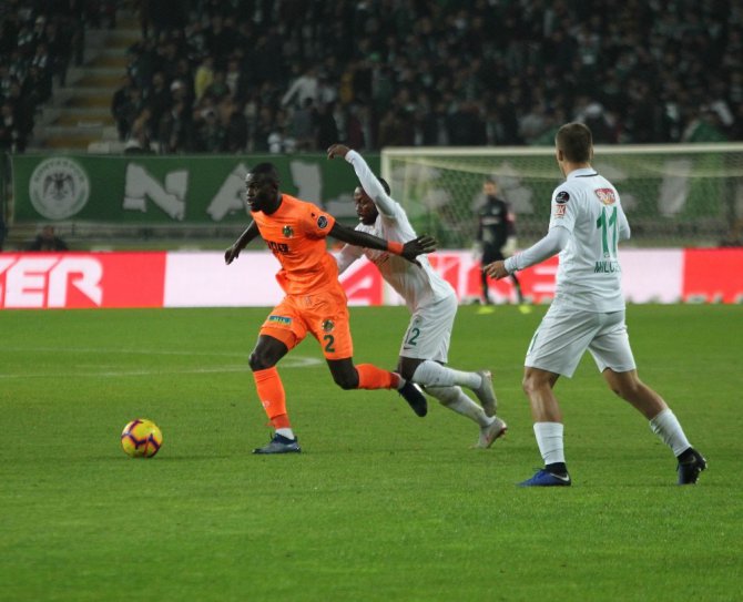 Spor Toto Süper Lig: Atiker Konyaspor: 0 - Aytemiz Alanyaspor: 0 (İlk yarı)