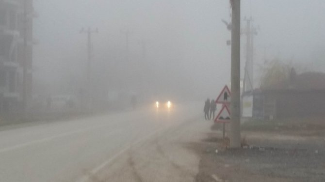 Kulu etkili olan sis ulaşımı olumsuz etkiliyor