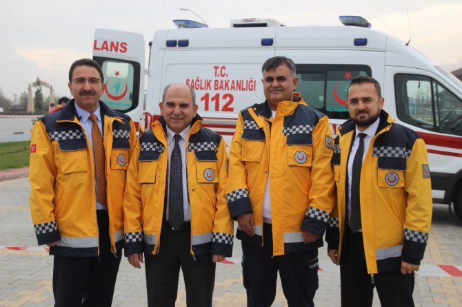 Ambulans şoförleri maharetlerini sergiledi