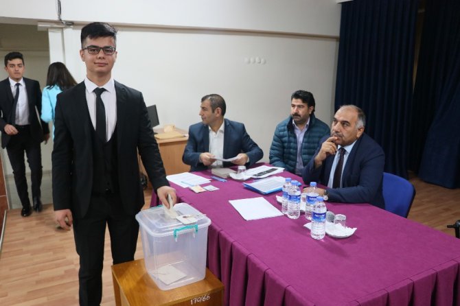 Aksaray’da 16. Dönem İl Öğrenci Meclis seçimi yapıldı