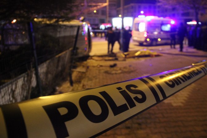 Göreve giden polis aracı ile otomobil çarpıştı:1 şehit, 4 yaralı