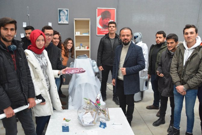 Mini Ada’ya 3 bini aşkın kişiden ’geçmiş olsun’ ziyareti