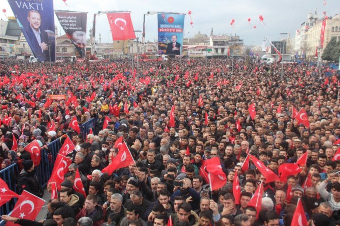 Cumhurbaşkanı Erdoğan Konya’da sevgi gösterileriyle karşılandı