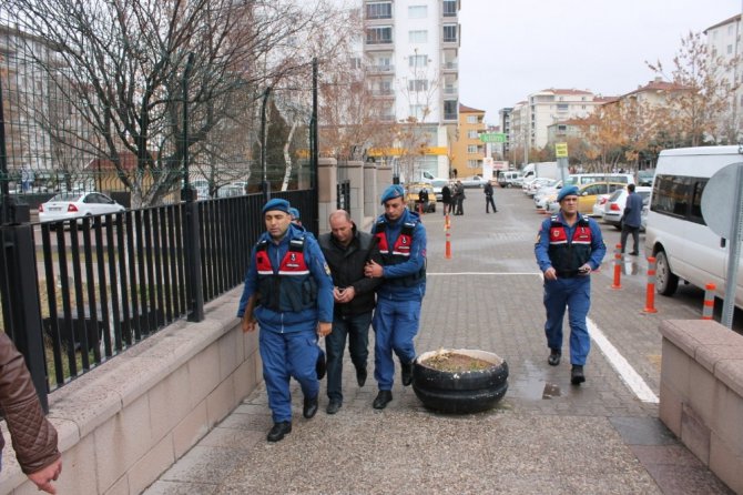 Yılbaşı öncesi 2 bin litre sahte içkiyle yakalanan şüpheli ’İçiyordum’ dedi