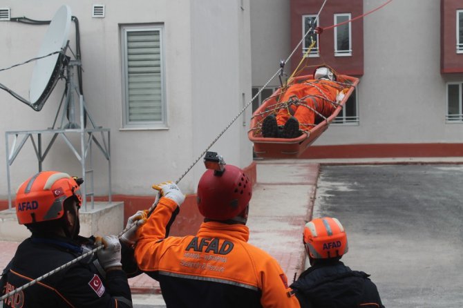 Konya’da helikopter destekli gerçeğini aratmayan deprem tatbikatı