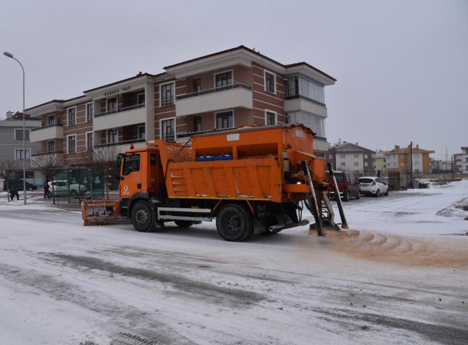 Selçuklu Belediyesinden kar mesaisi